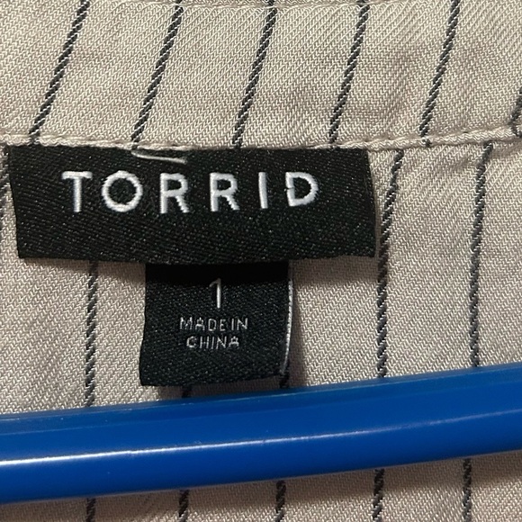 Torrid Plus Size Rayon Twill Button Front Top - Picture 9 of 11